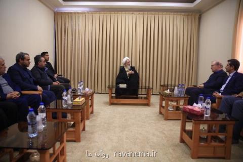 تاكید بر خودكفایی در زمینه پزشكی و دارو، حرمت طب را حفظ كنید